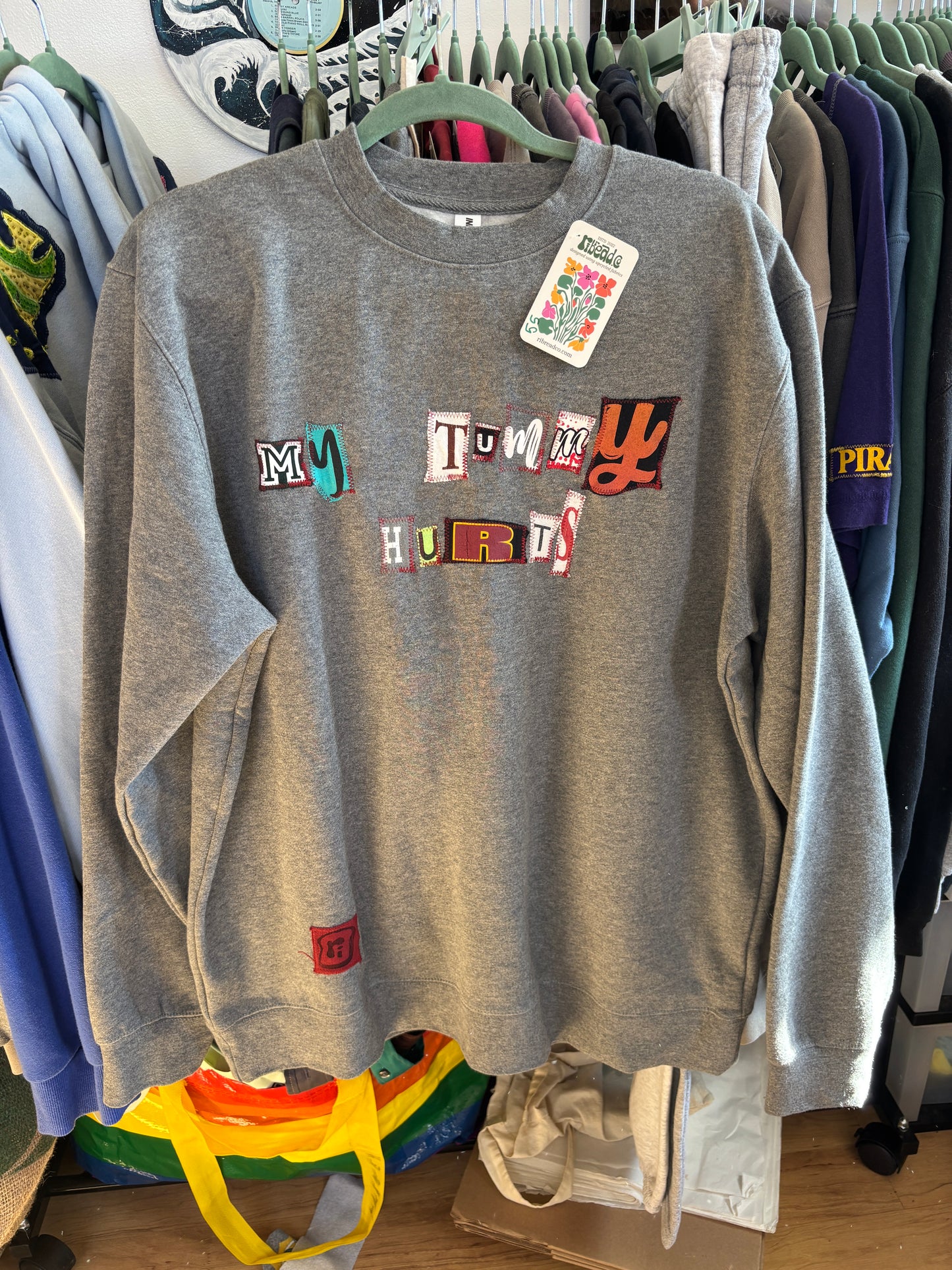 my tummy hurts crew (unisex l)