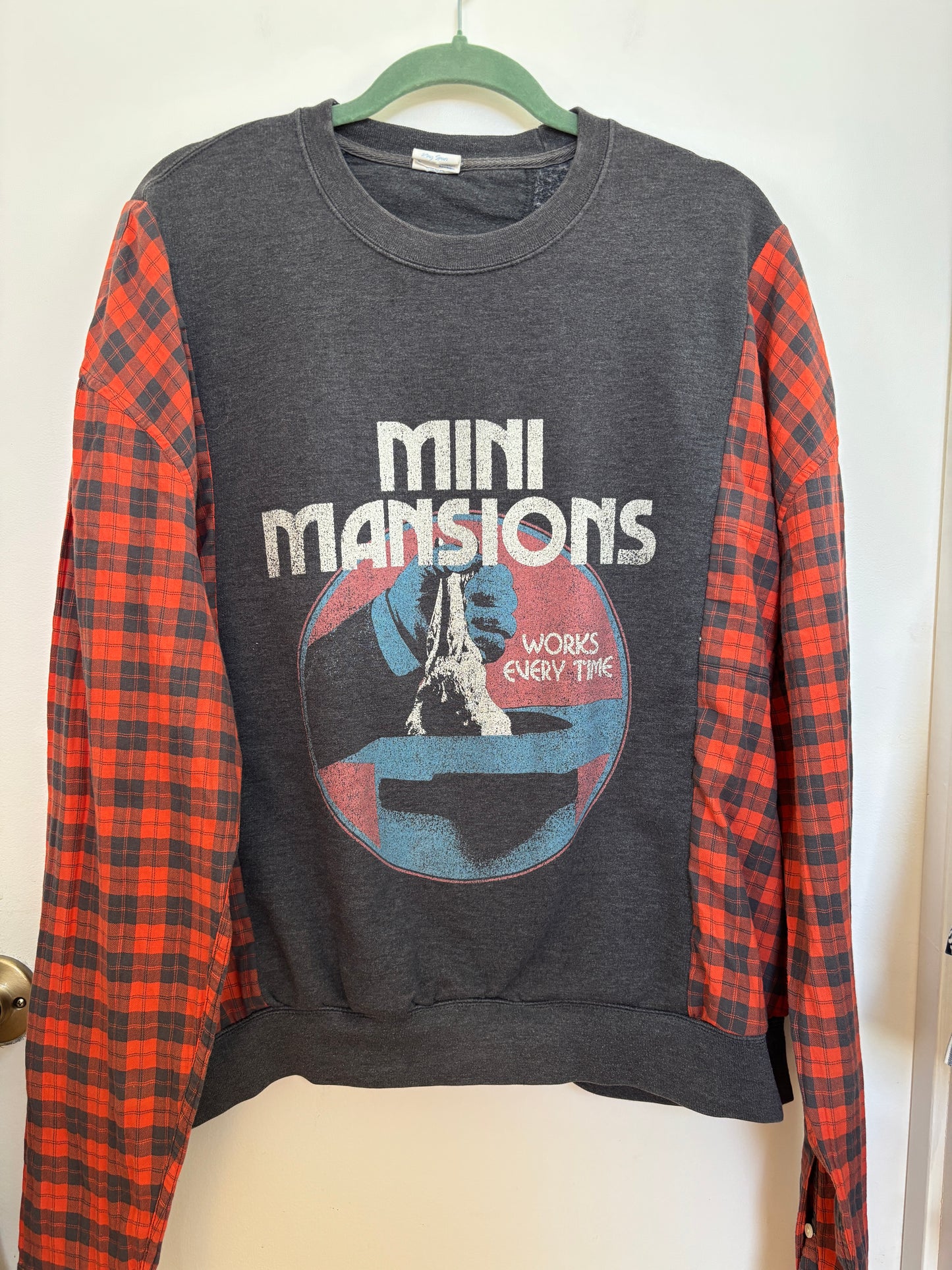 mini mansions campfire shirt (l)