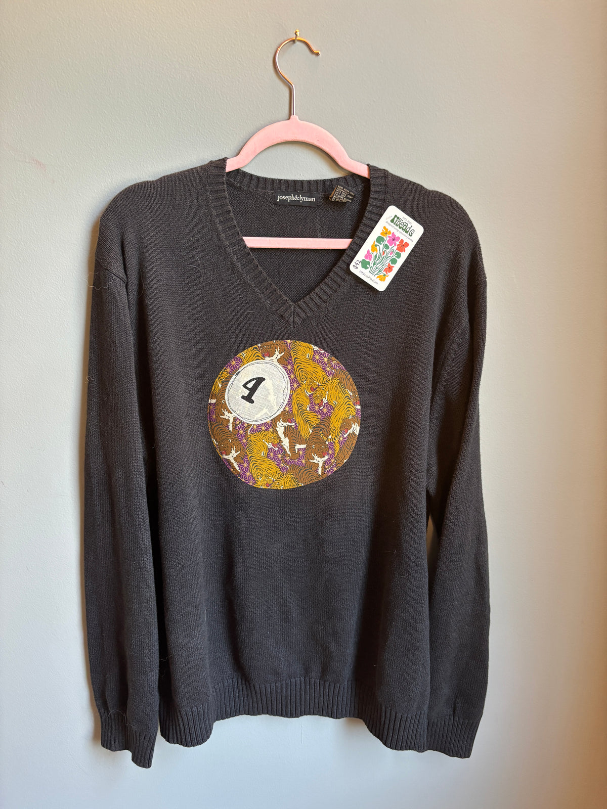 billiard ball sweater (unisex m)