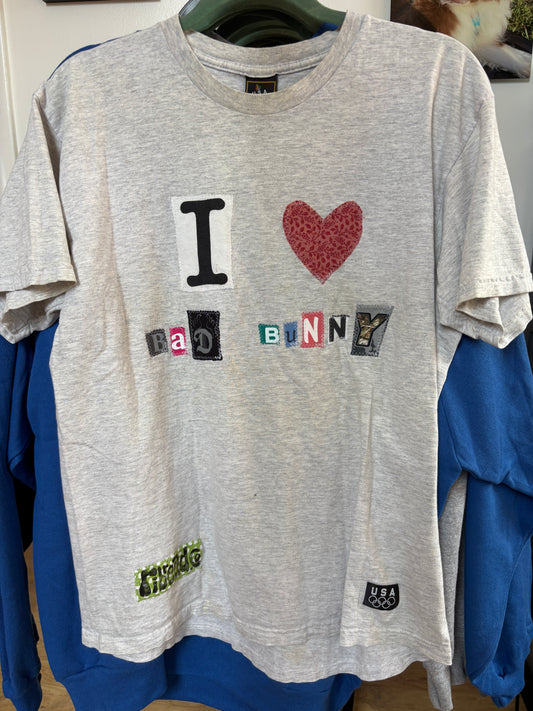 i <3 bad bunny tee (l)