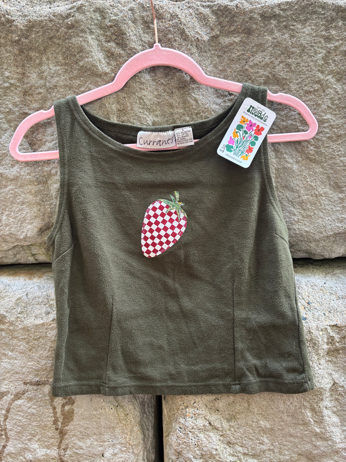 strawberry tank (women’s l)