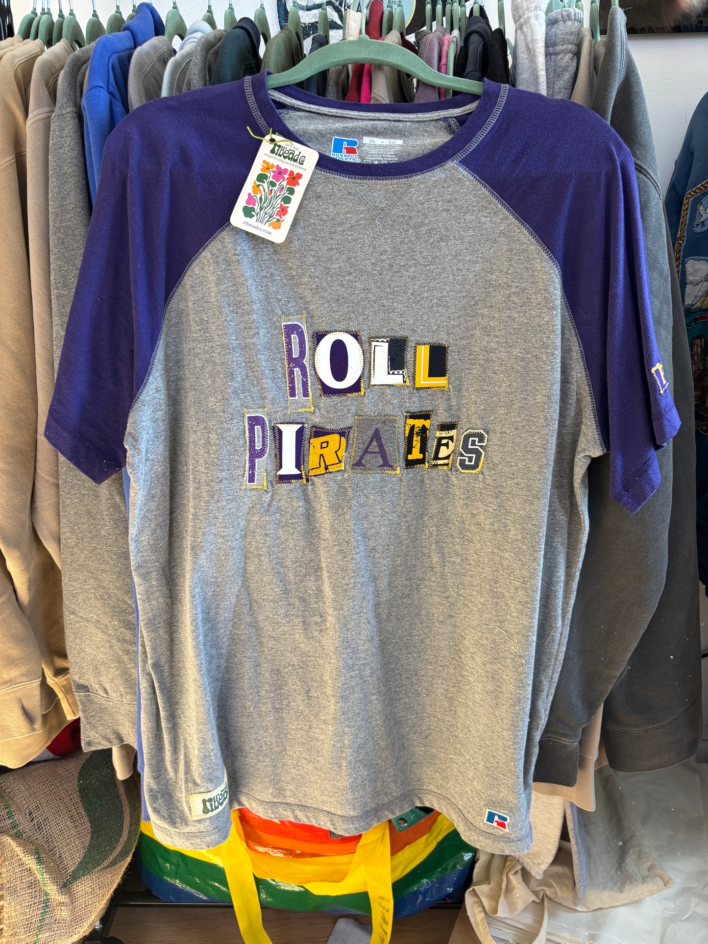 roll pirates t-shirt (unisex xl)