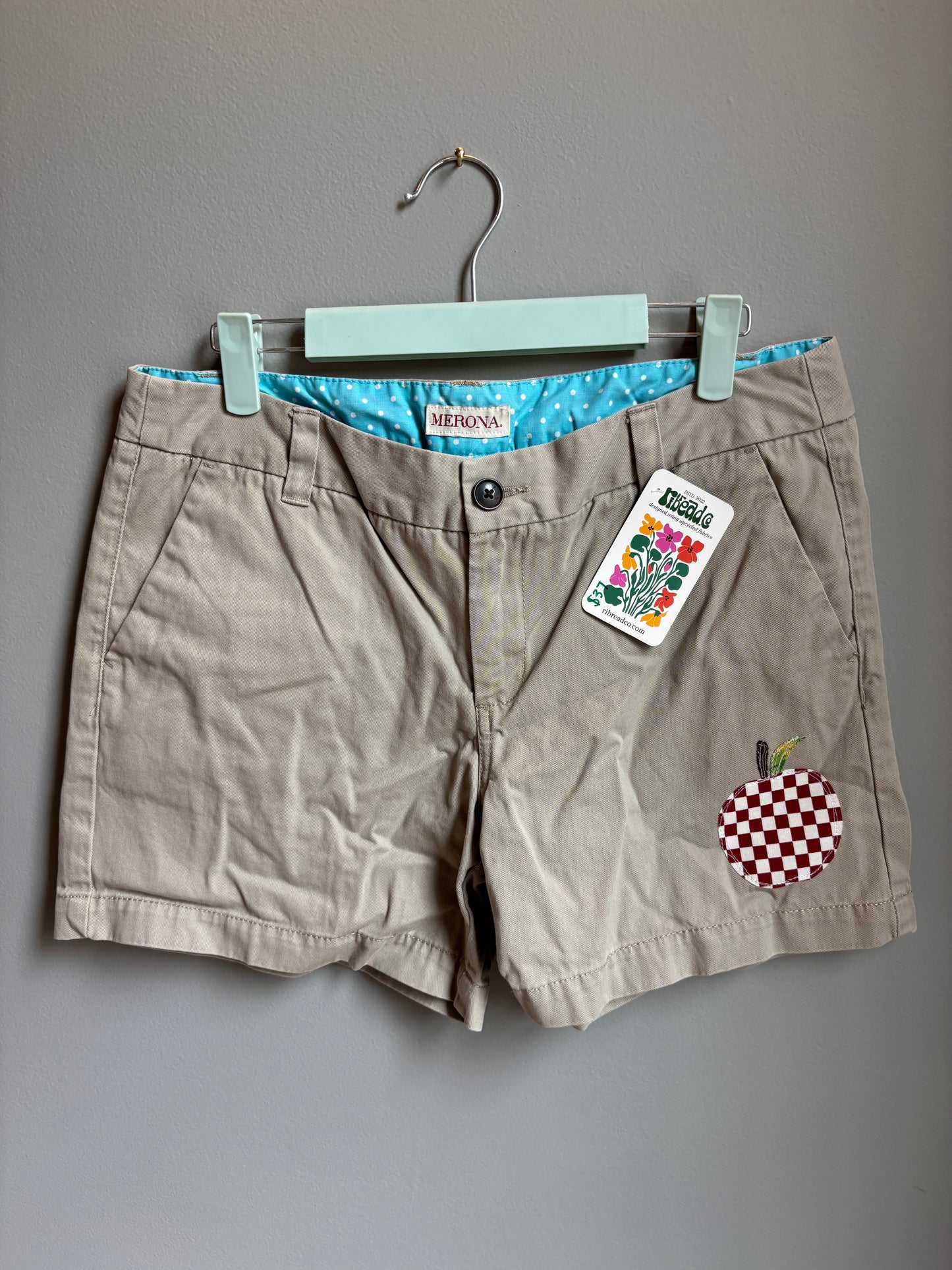 apple a day shorts (womens 8)