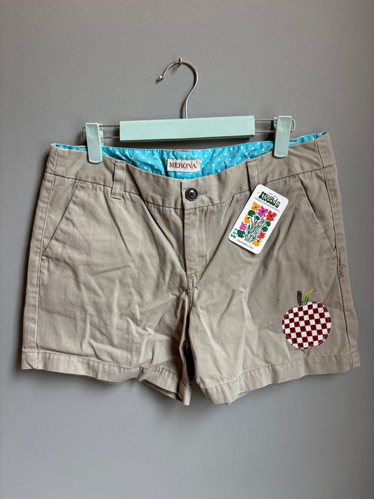 apple a day shorts (womens 8)