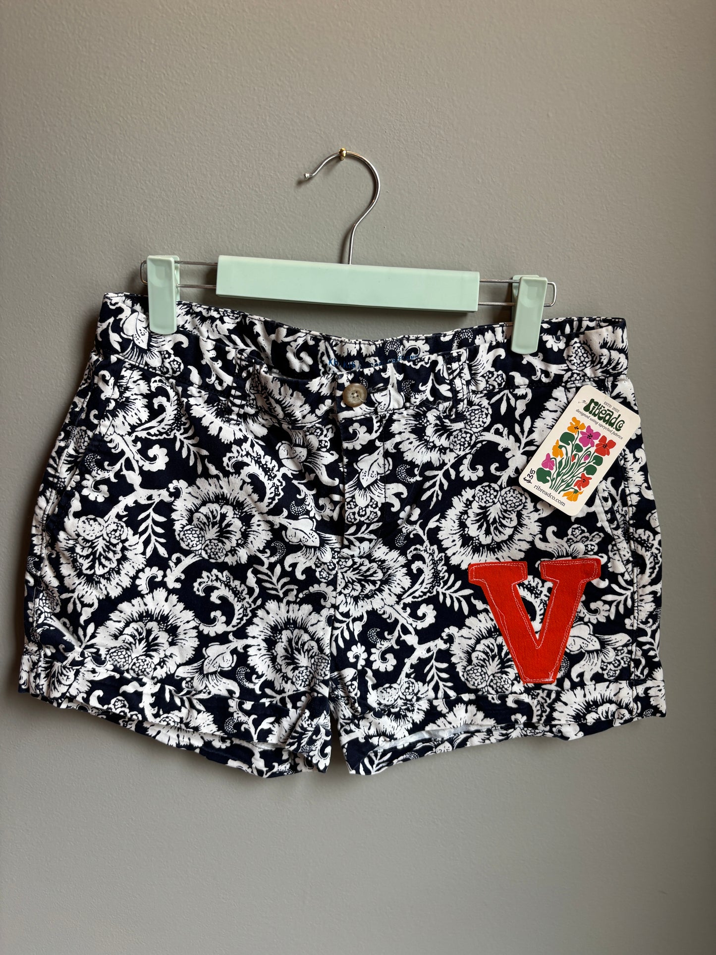 V shorts (womens 6)